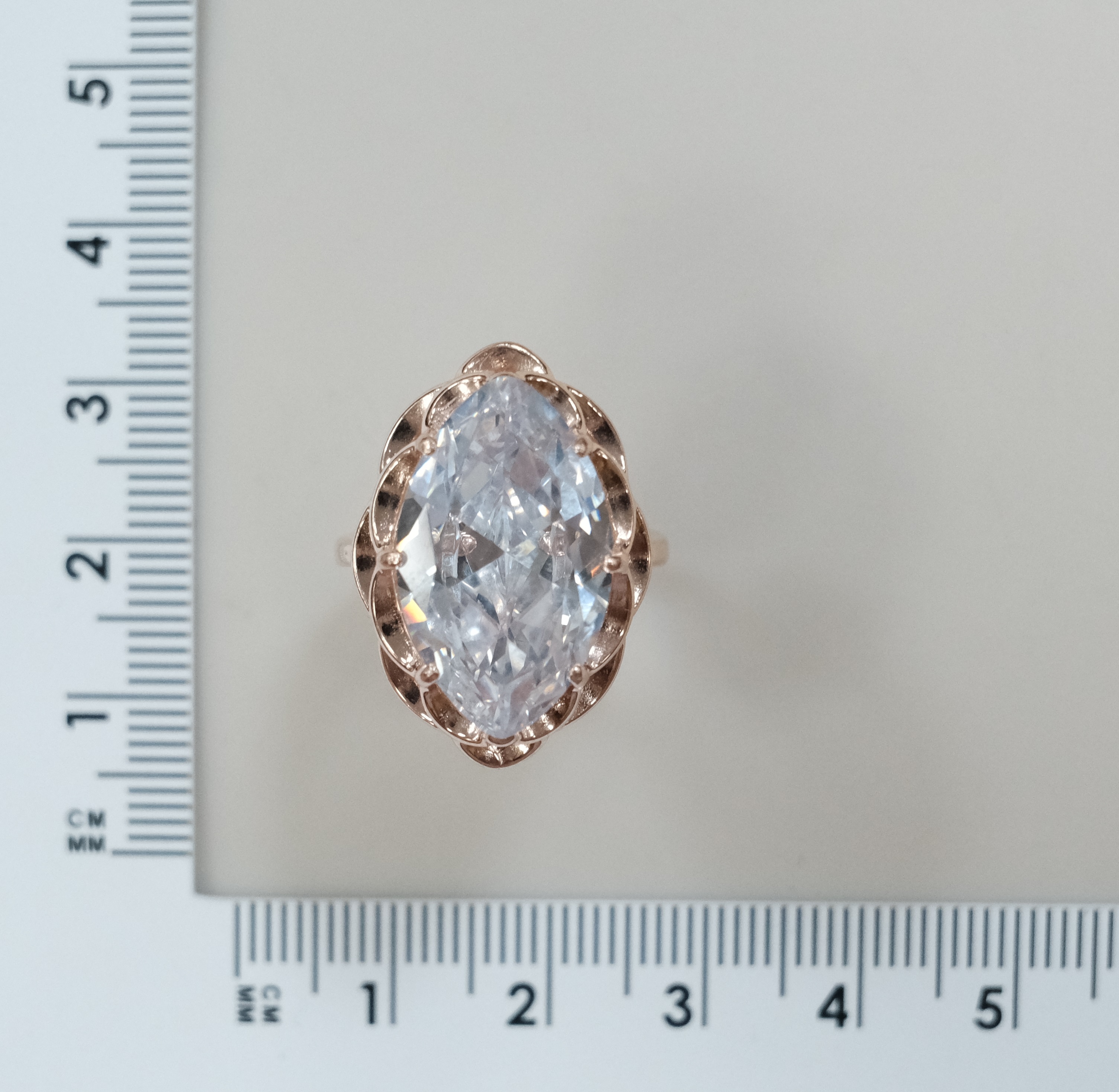 Серебряное кольцо с фианитом